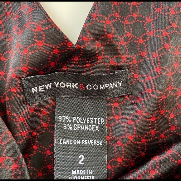 New York & Company Sleeveless Black Pattern Blouse - Picture 5 of 7